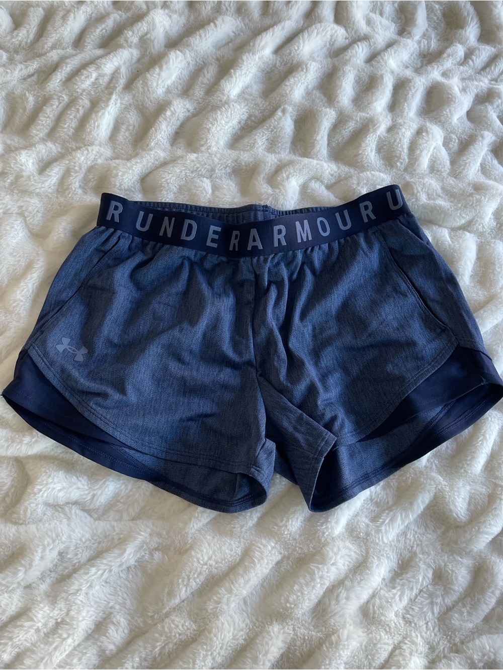 NWOT- UA Play Up Twist 3.0 with pockets size M loose